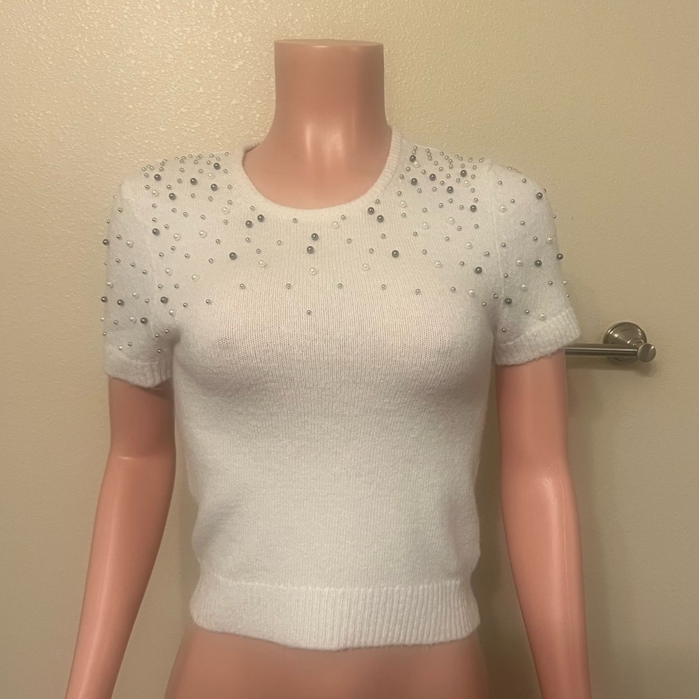 Embellished White Short Sleeve Top. Size XXS